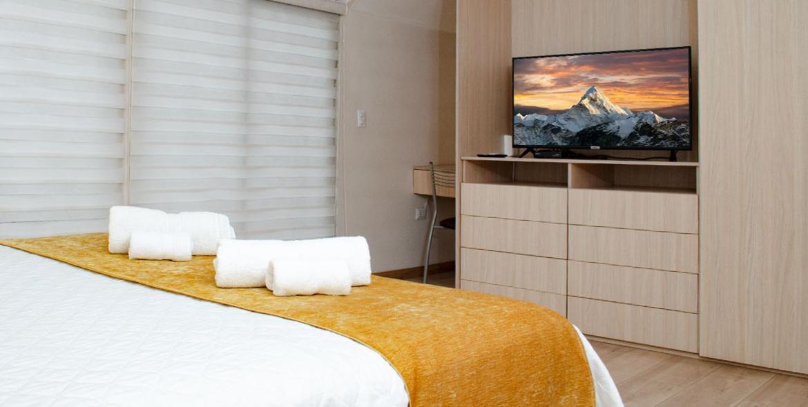 Hotel Brist0L Suites Centro Historico Куенка Екстериор снимка