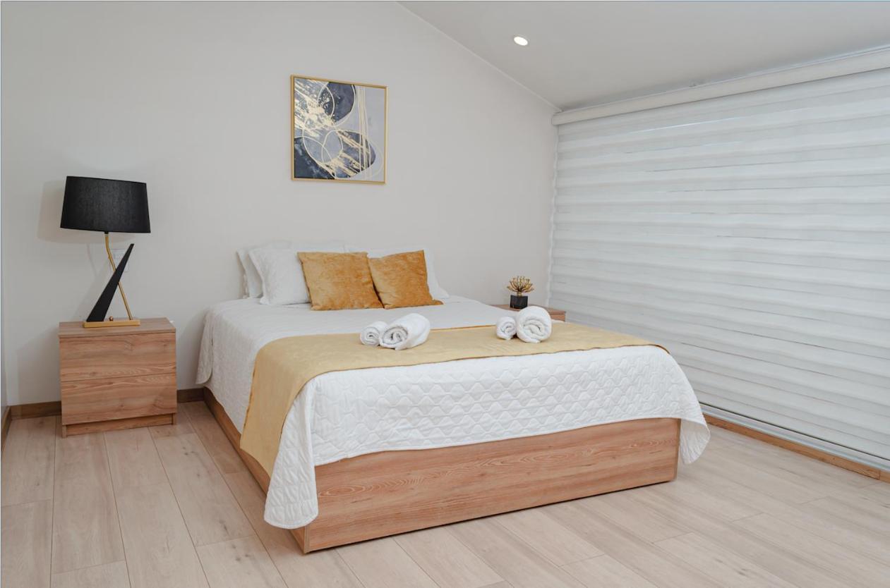 Hotel Brist0L Suites Centro Historico Куенка Екстериор снимка