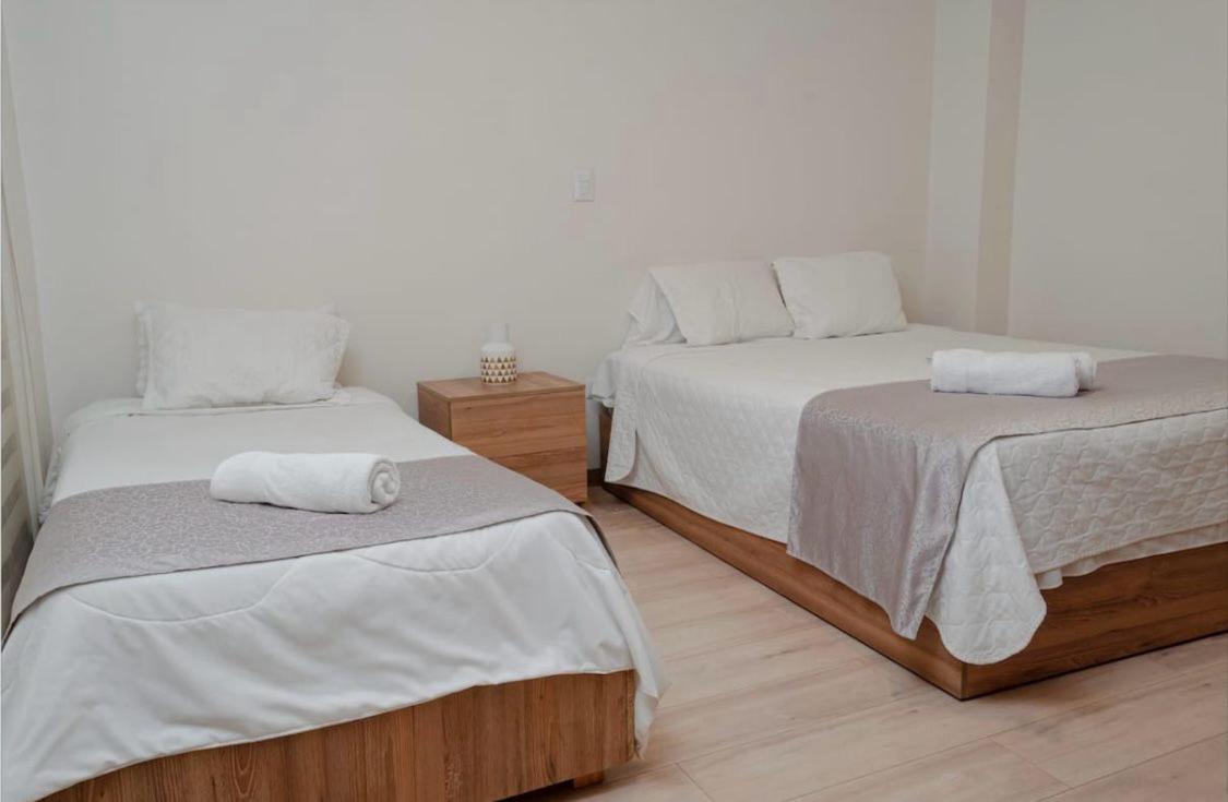 Hotel Brist0L Suites Centro Historico Куенка Екстериор снимка