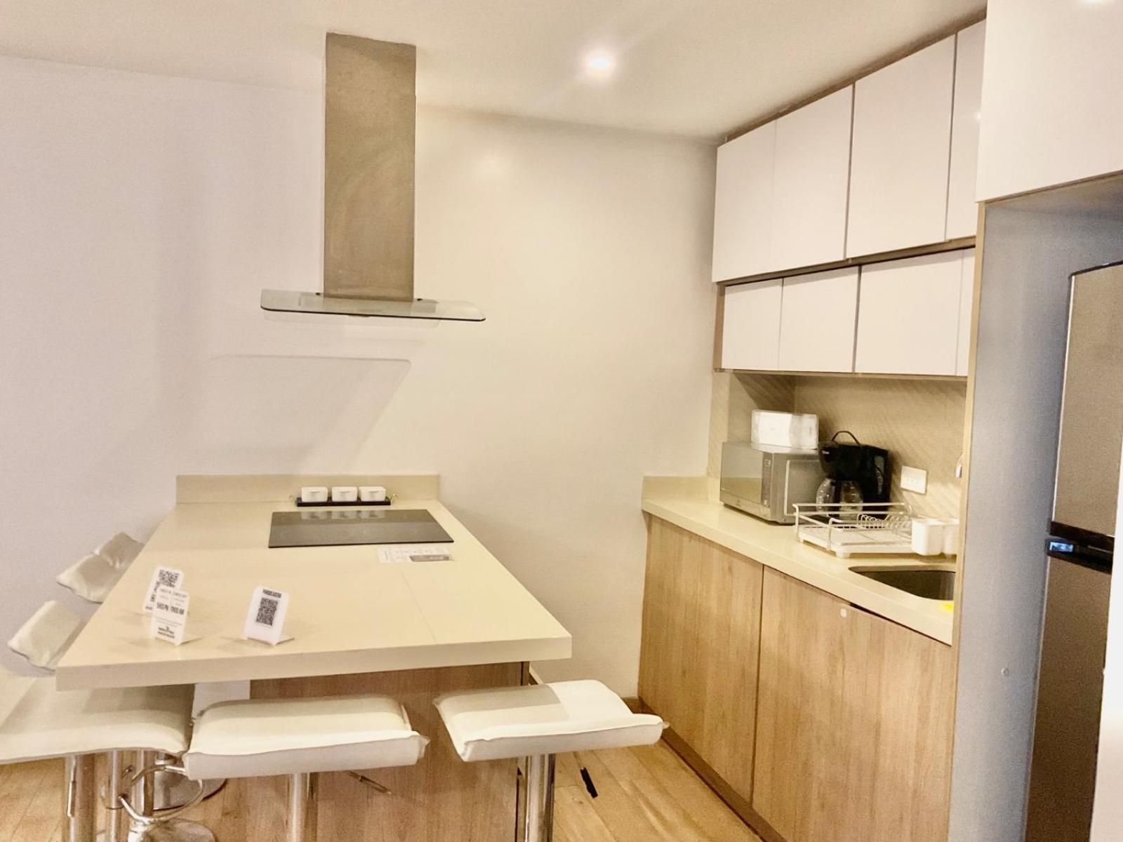 Hotel Brist0L Suites Centro Historico Куенка Екстериор снимка