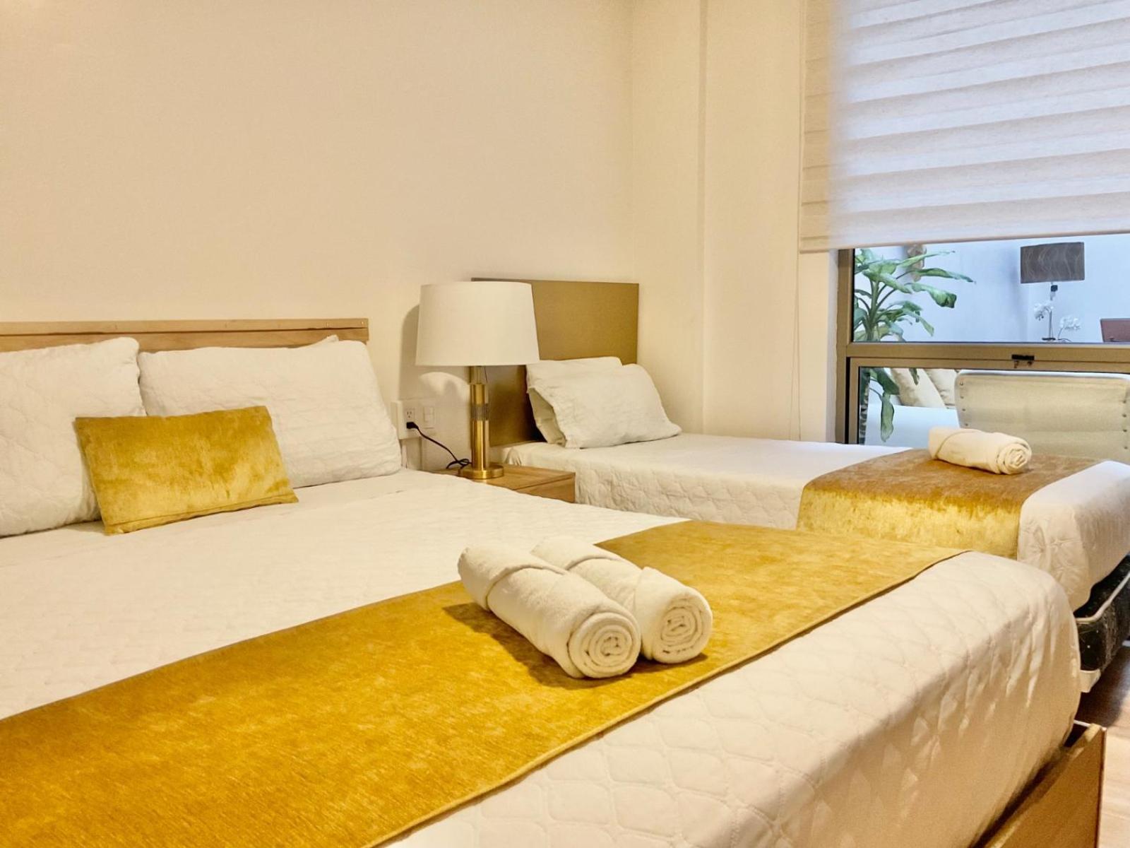 Hotel Brist0L Suites Centro Historico Куенка Екстериор снимка