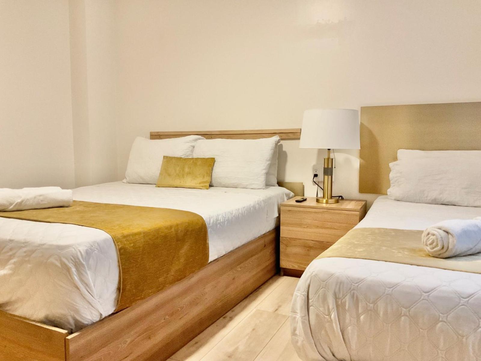 Hotel Brist0L Suites Centro Historico Куенка Екстериор снимка