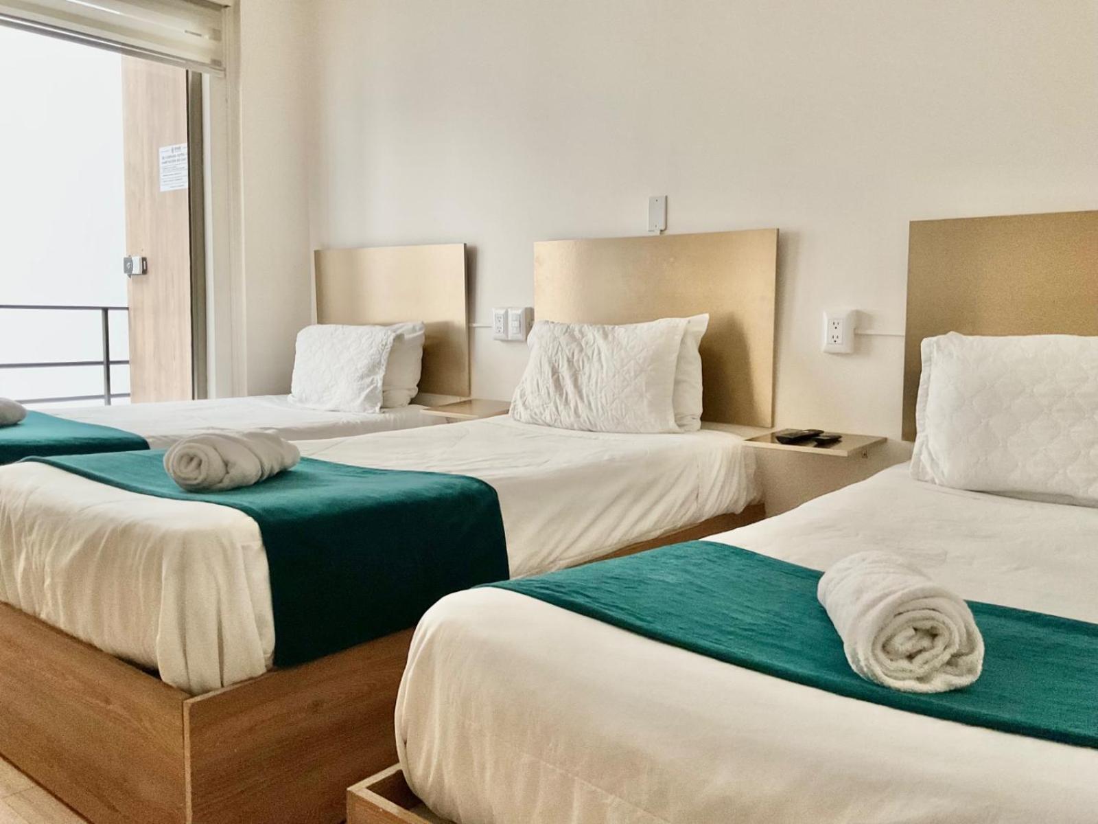 Hotel Brist0L Suites Centro Historico Куенка Екстериор снимка