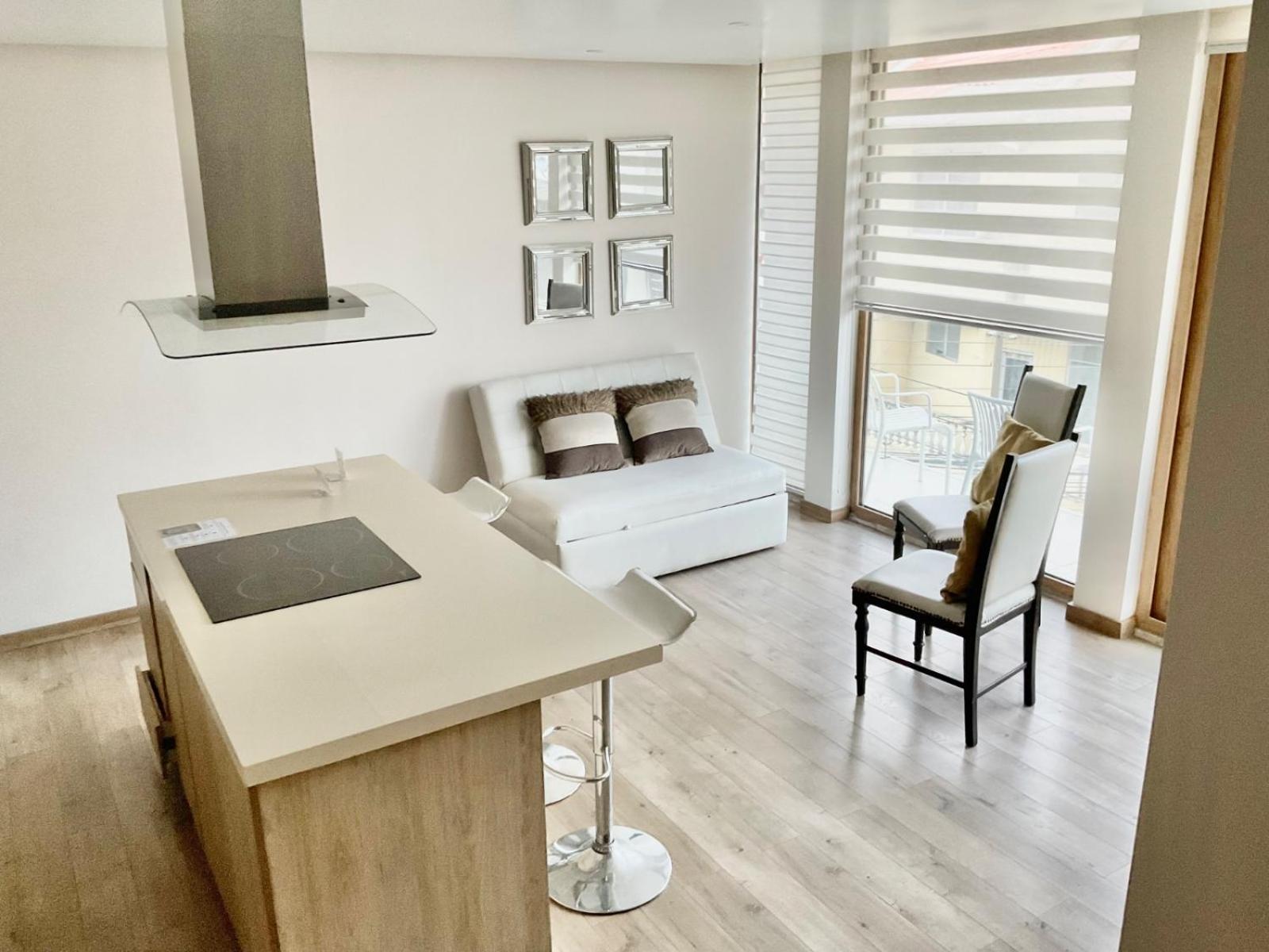 Hotel Brist0L Suites Centro Historico Куенка Екстериор снимка
