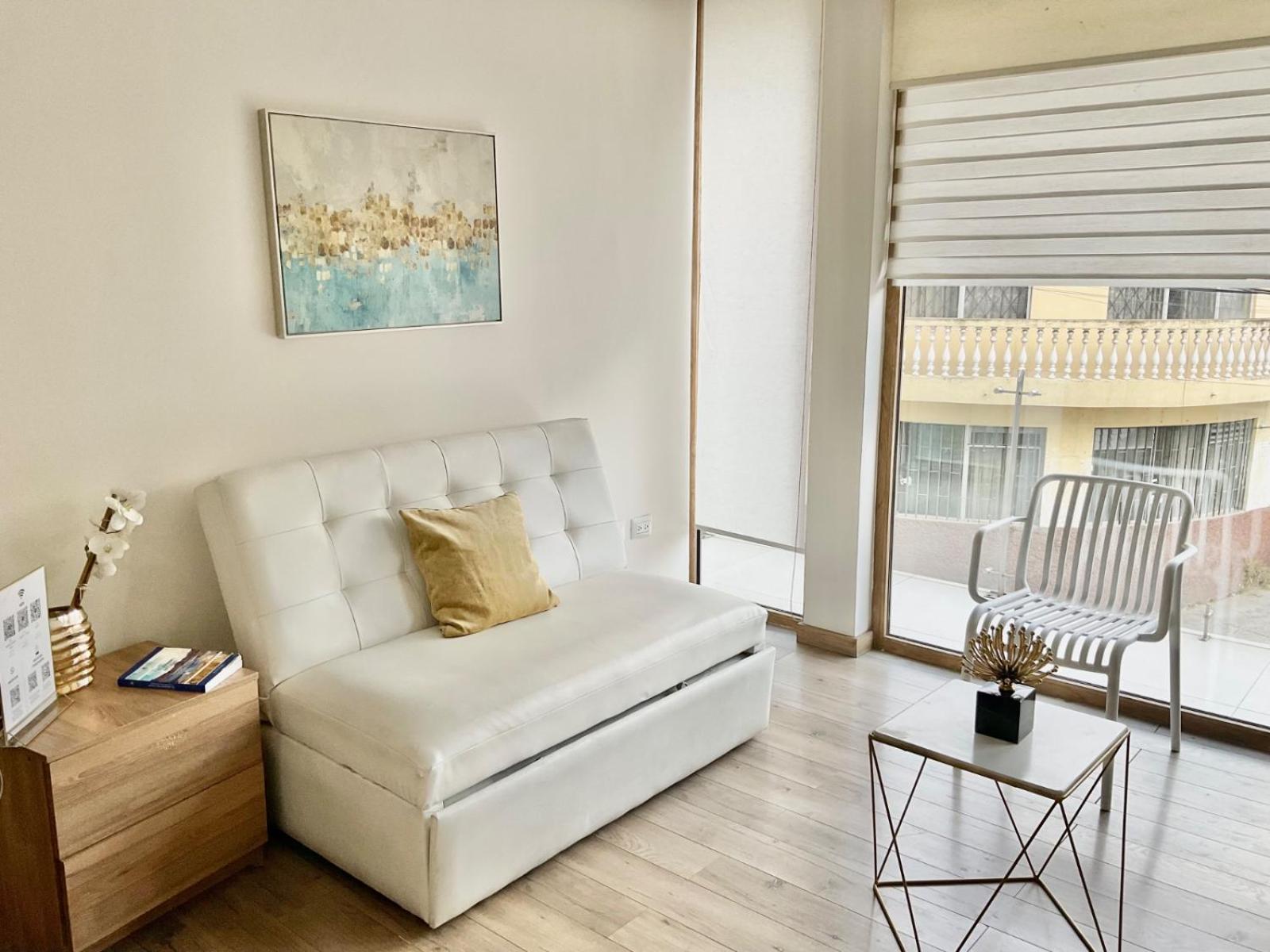 Hotel Brist0L Suites Centro Historico Куенка Екстериор снимка